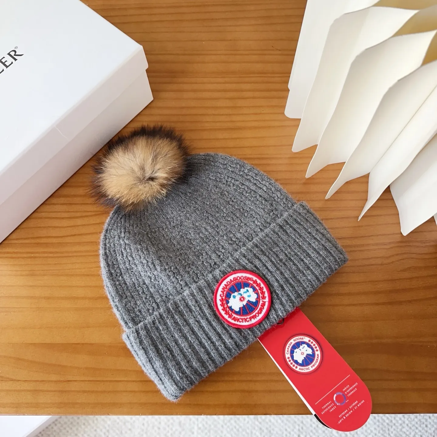 💰74 CANADA GOOSE Canada Goose winter warm cashmere cold hat. Rabbit wool material, thick feel, not easy to deform. Fashionable and versatile couple hat, imported embroidery logo, cashmere cotton yarn, head circumference: 55-58cm